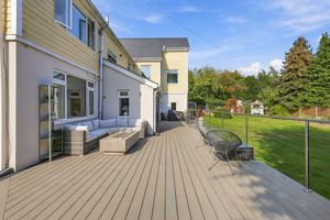 LAKESIDE LODGE- click for photo gallery